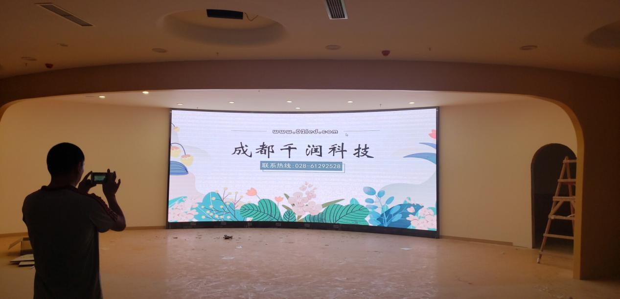 LED顯示屏,室內P3內弧屏,室內LED屏,led屏,四川led顯示屏,成都led顯示屏